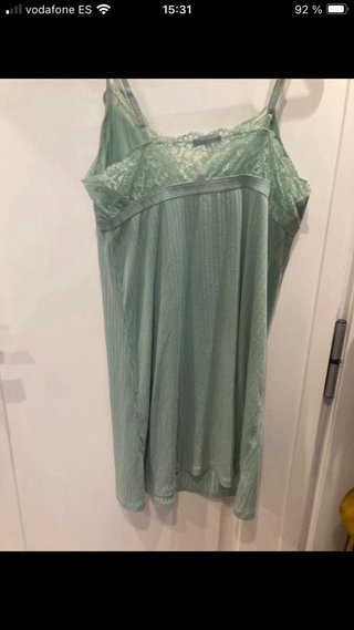 Camisón verde agua con encaje