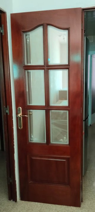 4 Puertas Madera Maciza y 3 puertas con cristalera