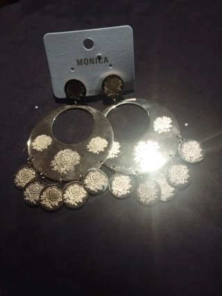 Pendientes flamenca grandes dorados con flores