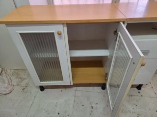 Mueble aparador blanco y madera