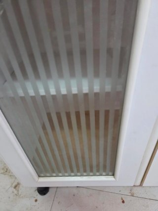 Mueble aparador blanco y madera