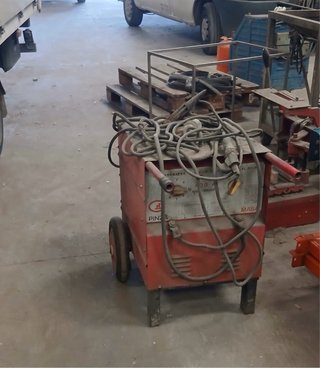 Maquinaria de carpintería metálica