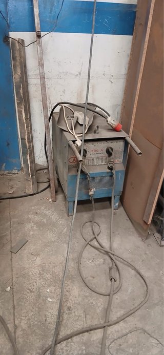 Maquinaria de carpintería metálica