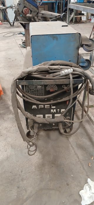Maquinaria de carpintería metálica