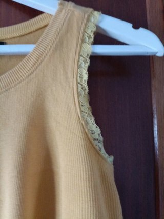 Camiseta INSIDE amarilla sin mangas