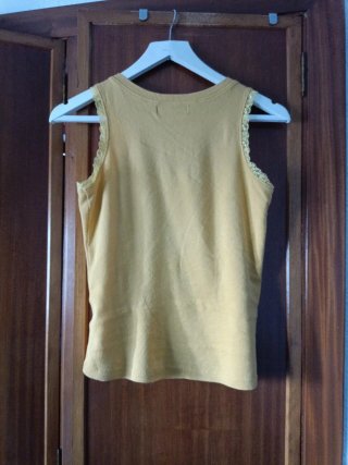 Camiseta INSIDE amarilla sin mangas