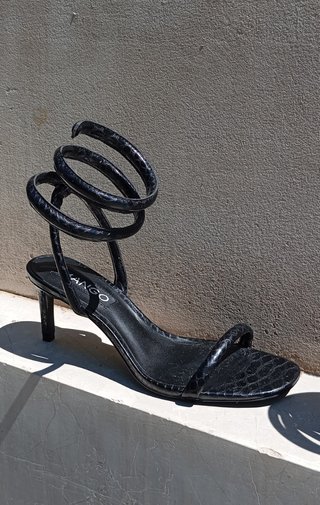3 pares x 20€ Talla 37  Sandalias Botas y Tacones