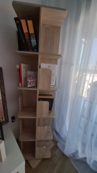 Estantería de madera color beige/marrón