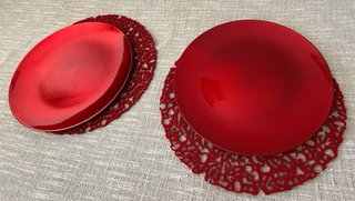 Platos, sobreplatos y manteles Zara Home rojos