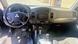 Mitsubishi Montero 2010