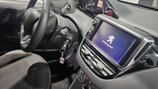 Peugeot 208 5P ALLURE 1.2L PureTech 82