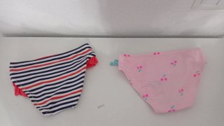 Braguitas de baño para niña