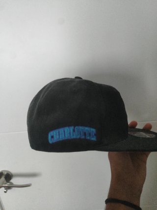 Gorra Charlotte Hornets Mitchell & Ness Plana