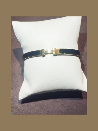 Pulsera Dorada tipo Hermes con Esmalte Negro L 19