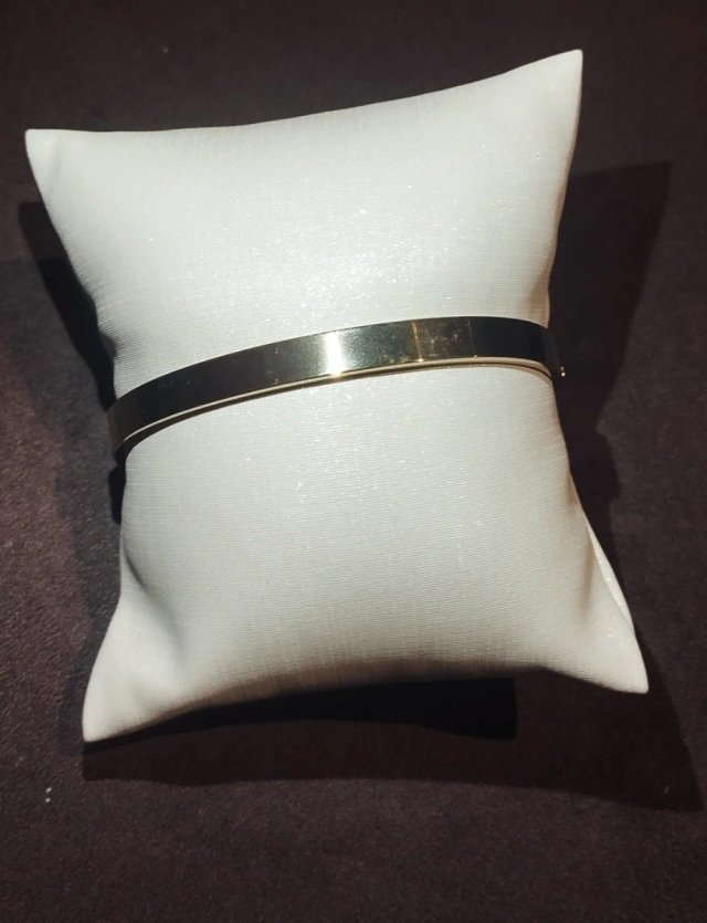 Pulsera Dorada tipo Hermes con Esmalte Negro L 19