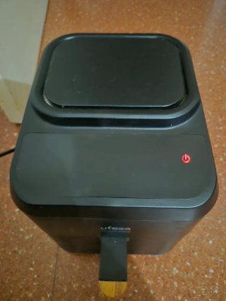 Freidora de aire Ufesa 200°C capacidad 2.8 litros
