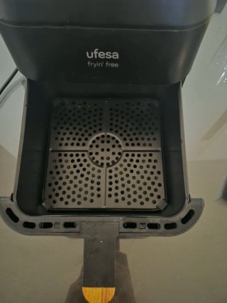 Freidora de aire Ufesa 200°C capacidad 2.8 litros