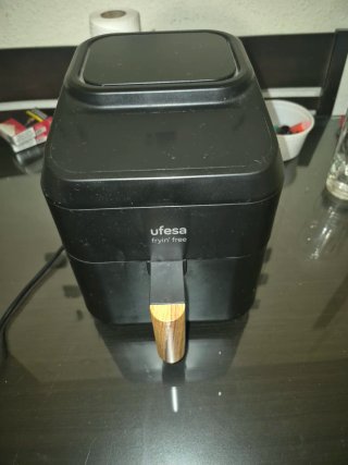 Freidora de aire Ufesa 200°C capacidad 2.8 litros