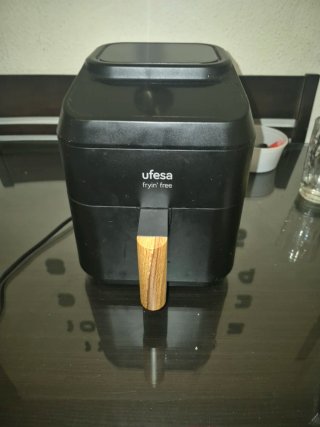 Freidora de aire Ufesa 200°C capacidad 2.8 litros