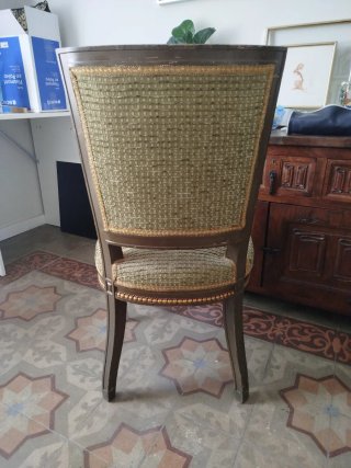Silla antigua madera y tela dorada