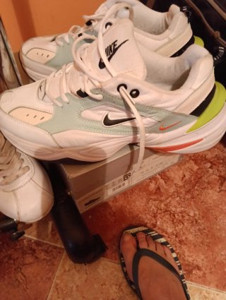 Tenis Nike Hombre Blancos y Verdes..