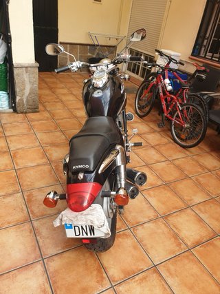 Kymco Venox 250  Negra y Plateada