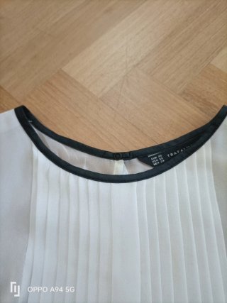 Top blanco Zara para mujer con pliegues