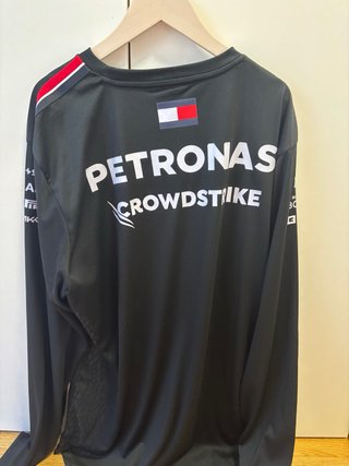 Camiseta AMG Petronas F1 Manga Larga Negra