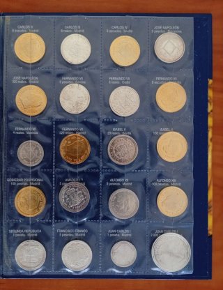 Colección libros "Del real a la peseta" 80 monedas