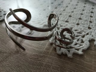 Pulseras fiesta + anillo color plata y brillantes