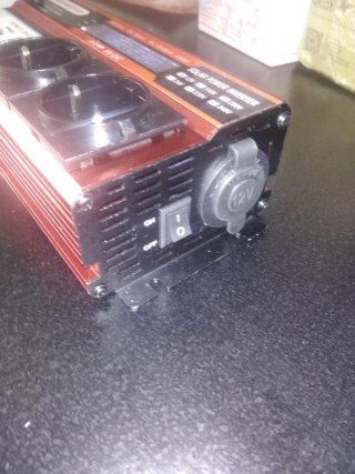 POWER INVERTER  12V.