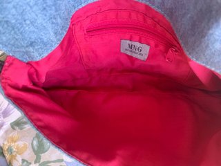 Chaqueta vaquera y bolso a juego