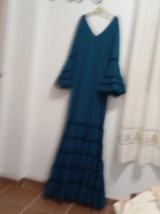 Traje de flamenca verde azulado