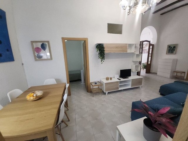 Chalet en alquiler en El Cabanyal- El Canyamelar en Valencia - Imagen 2