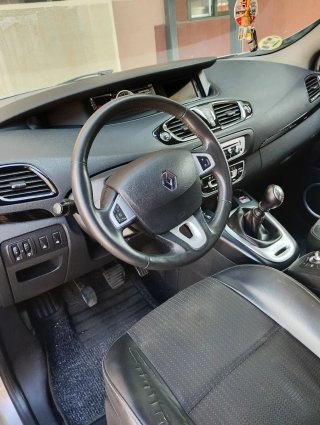 Renault Scenic 2012
