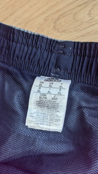 Bañador Adidas gris con regilla corto