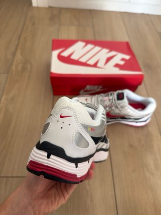 Nike P6000 Blancas Rojas y Dorado