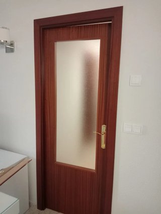 Puerta de madera interior
