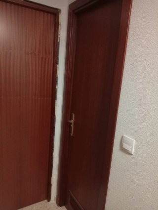 Puerta de madera interior