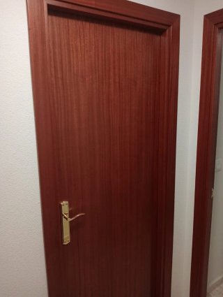 Puerta de madera interior