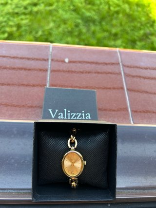 Reloj de dama dorado