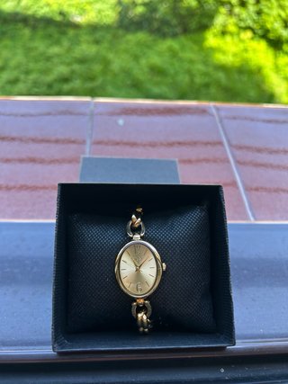 Reloj de dama dorado