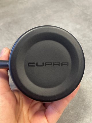 Taza Cupra Negra con Interior Dorado