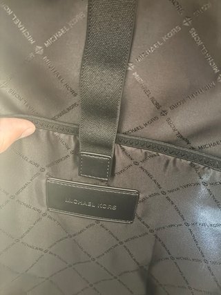 Mochila Michael Kors Negra y Roja
