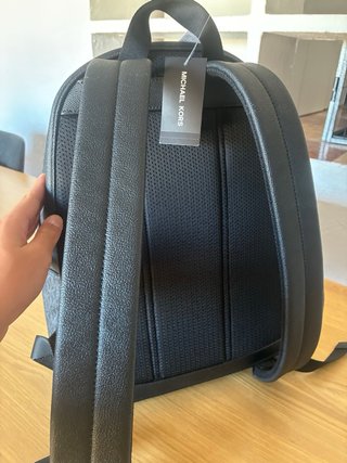 Mochila Michael Kors Negra y Roja