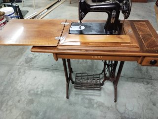 Máquina de coser Sigma antigua