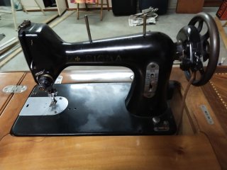 Máquina de coser Sigma antigua