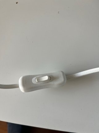 Lámpara de escritorio IKEA negra y plateada
