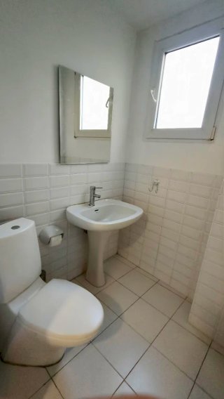 ALQUILO OFICINA MUY CENTRICA EN LLEIDA
