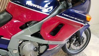 KAWASAKI ZZR 600